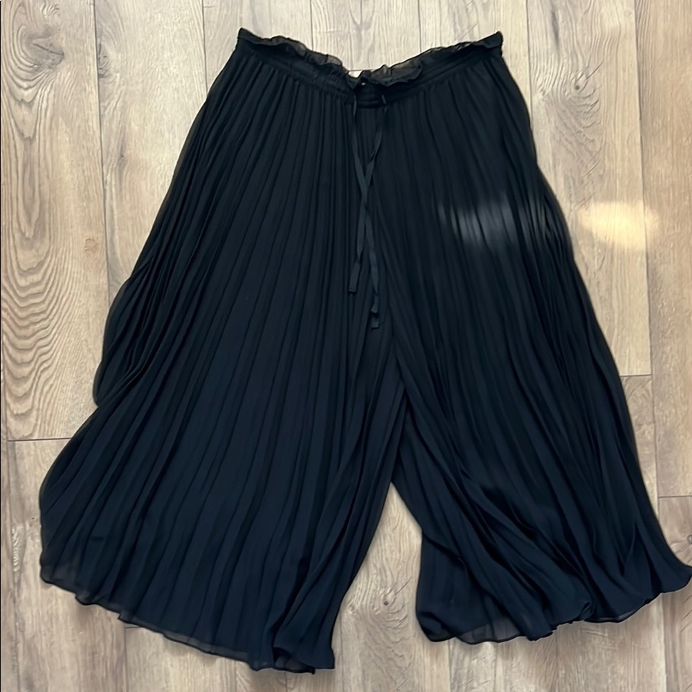 Zara Black Pleated Culottes